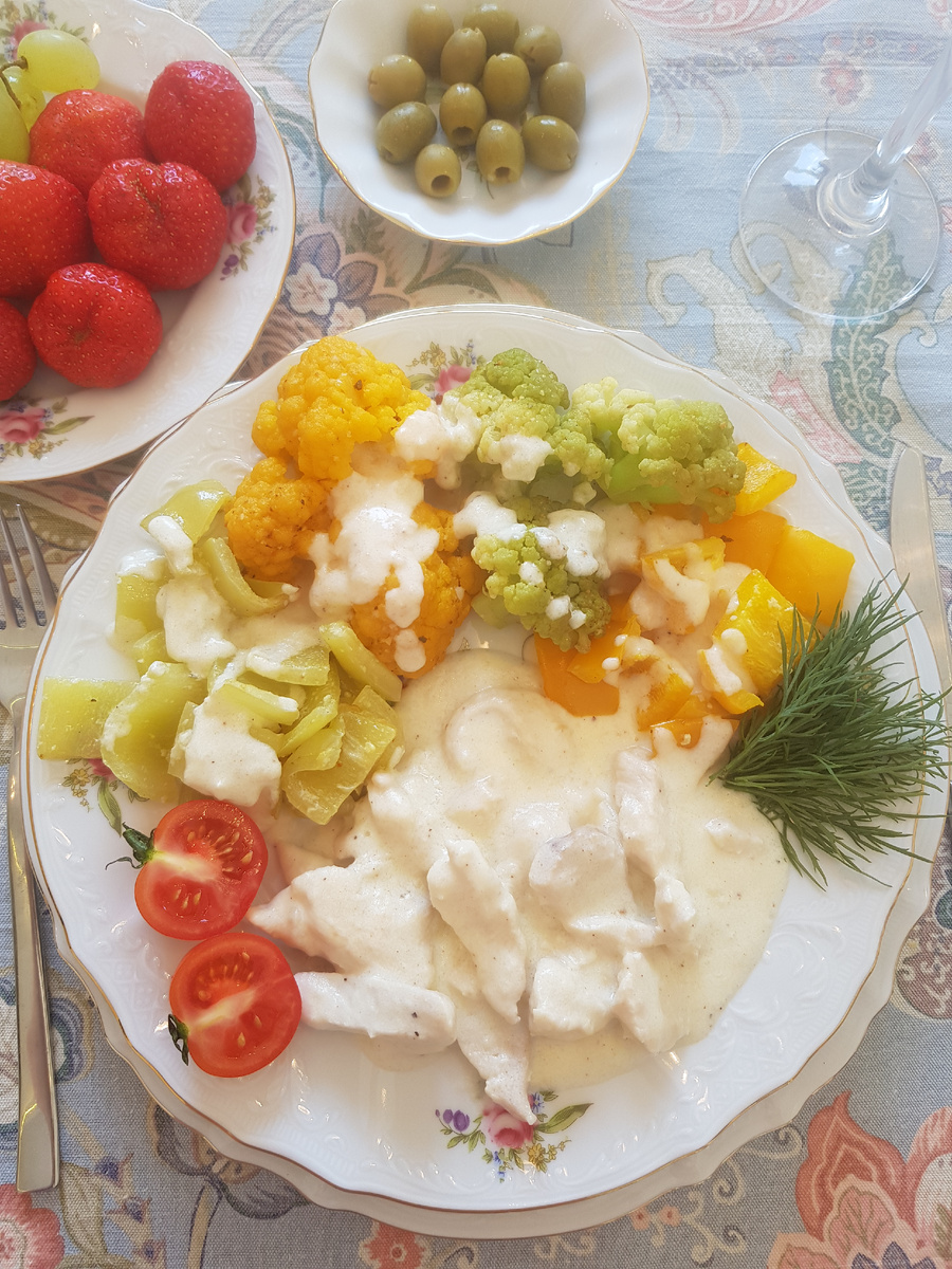 Изысканное фрикасе с яркими овощами