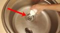 Как быстро устранить засор в раковине с помощью простого средства