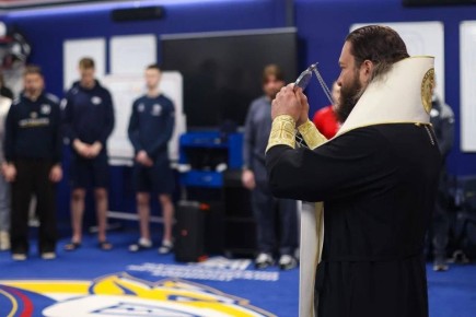 В ХК «Металлург» прошел молебен перед началом плей-офф Кубка Гагарина