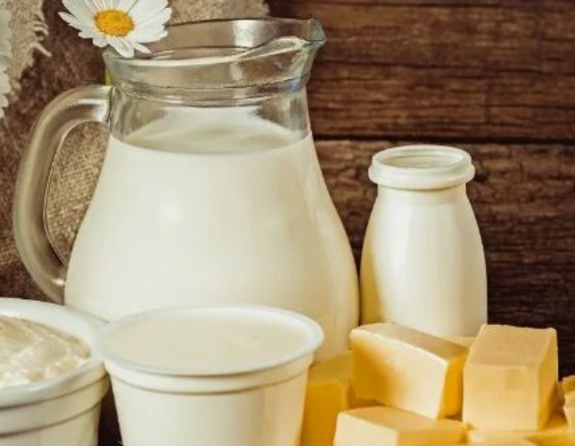 Как определить подделки: секреты выбора качественного масла и молока