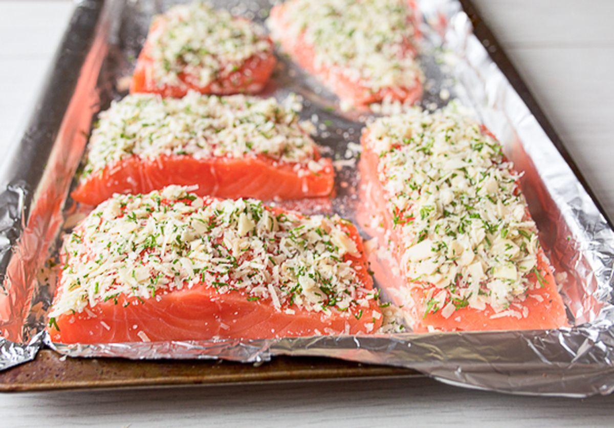 Искусство приготовления рыбы под ореховой корочкой: удивите своих близких