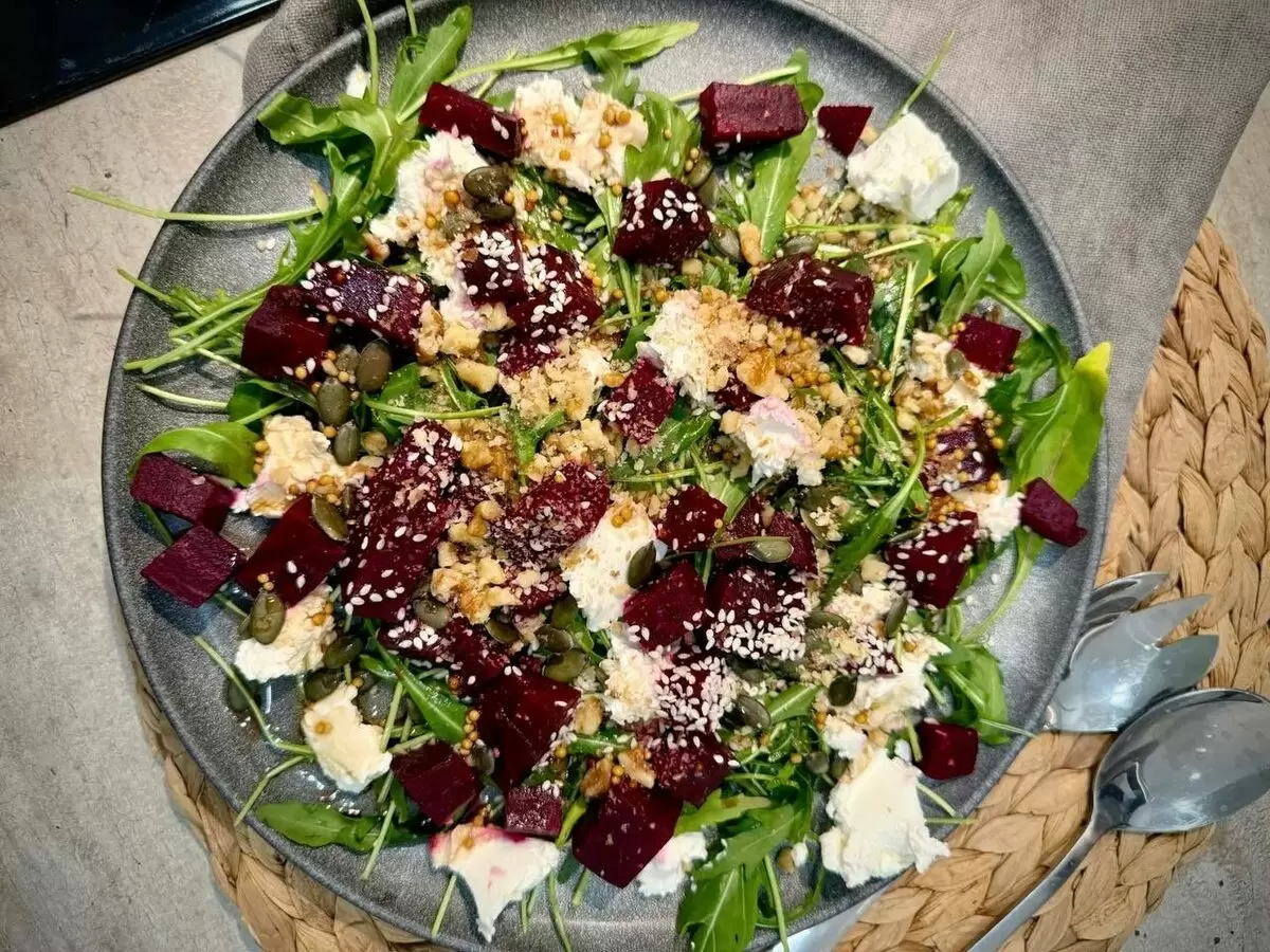 Салат из свёклы и груши: осень на вашем столе!