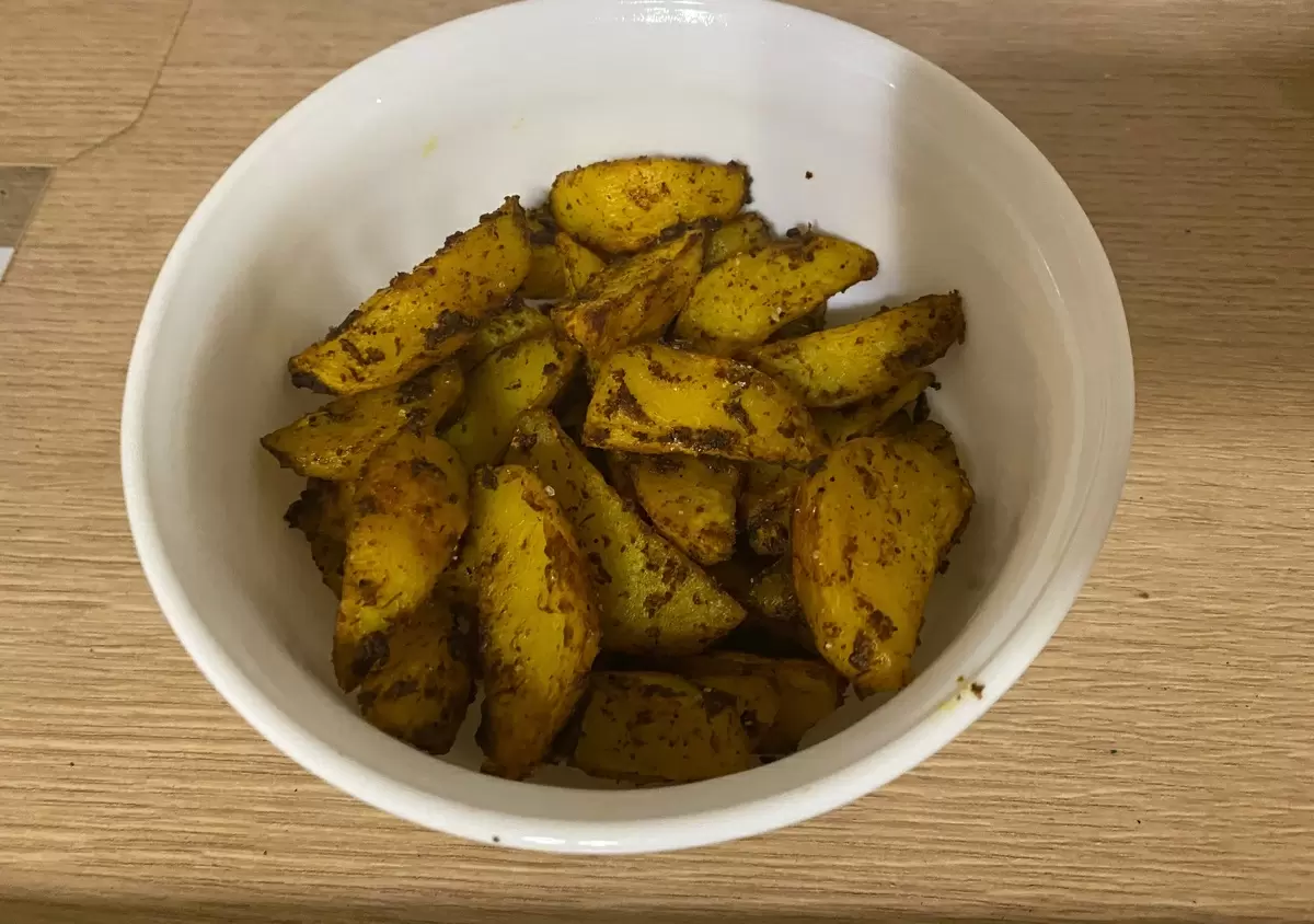 Запеченный картофель по-деревенски: просто и вкусно