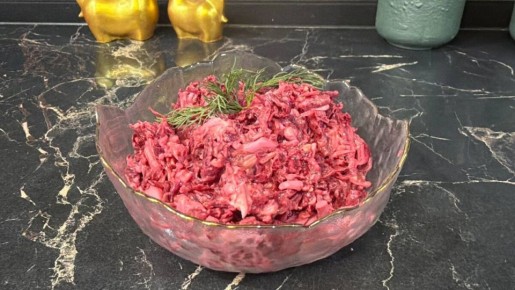 Яркий салат из свеклы: просто, вкусно и полезно