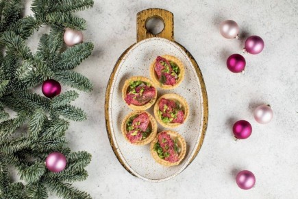 Селедка под шубой в тарталетках: удобное решение для праздничного стола