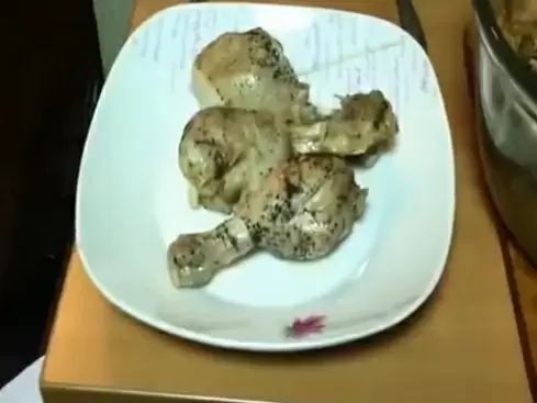 Куриные окорочка в микроволновке
