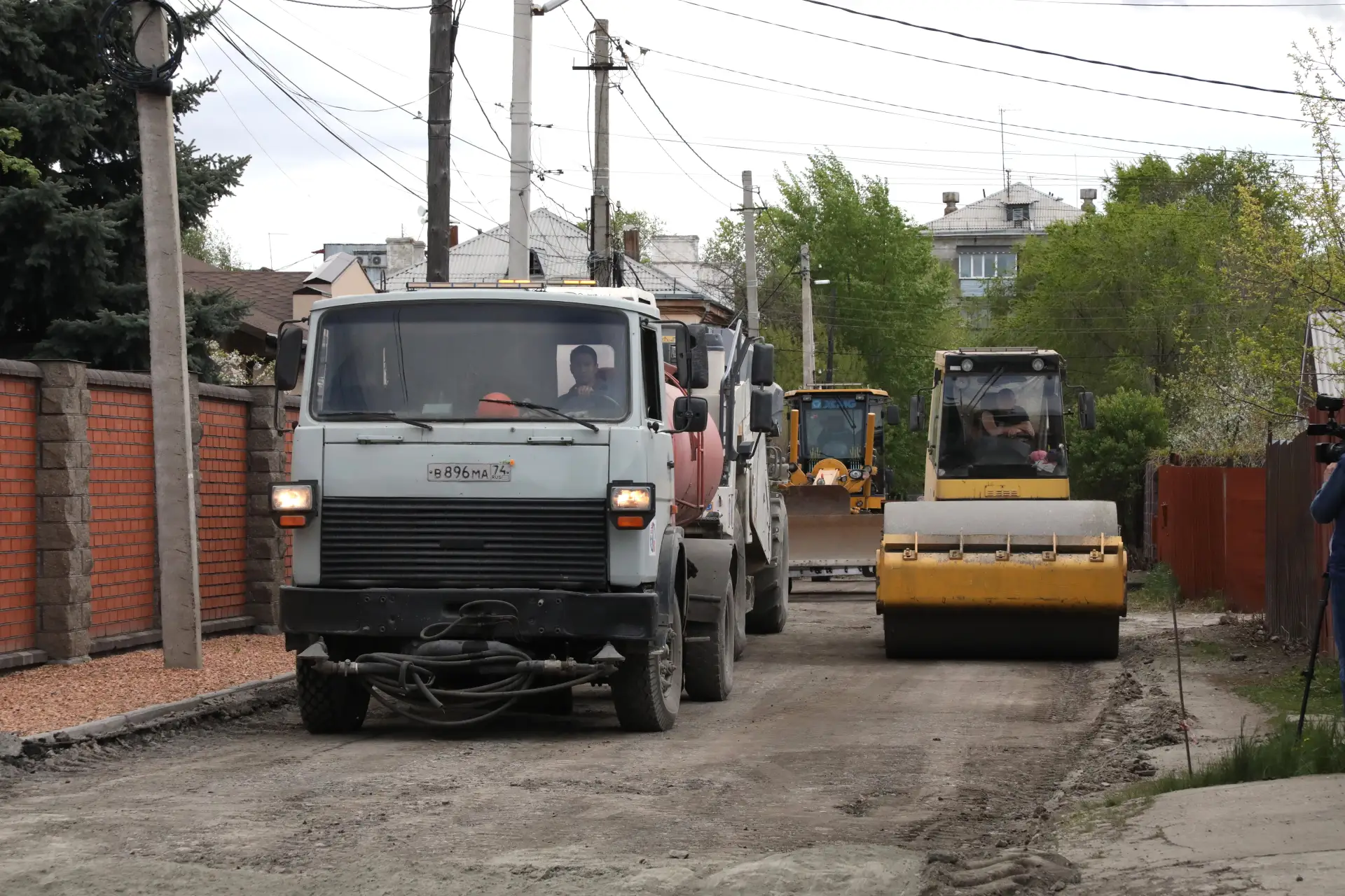 В Магнитогорске полным ходом идет ремонт дорог в поселках