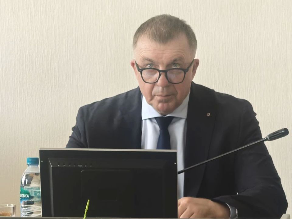 Доклад о деятельности администрации по содействию развитию малого и среднего предпринимательства на комиссии по экономической политике и хозяйственному развитию представила начальник управления экономики и инвестиций Мария... Доклад о деятельности администрации по содействию развитию малого и среднего предпринимательства на комиссии по экономической политике и хозяйственному развитию представила начальник управления экономики и инвестиций Мария...