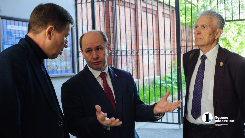В Челябинске открылась фотовыставка о вкладе предприятий в чистый воздух региона В Челябинске открылась фотовыставка о вкладе предприятий в чистый воздух региона