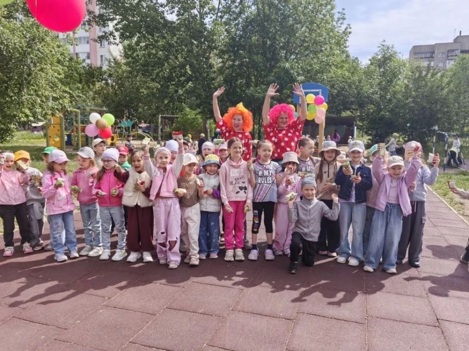 В депутатских округах Магнитогорска прошли праздники, посвящённые Дню защиты детей В депутатских округах Магнитогорска прошли праздники, посвящённые Дню защиты детей