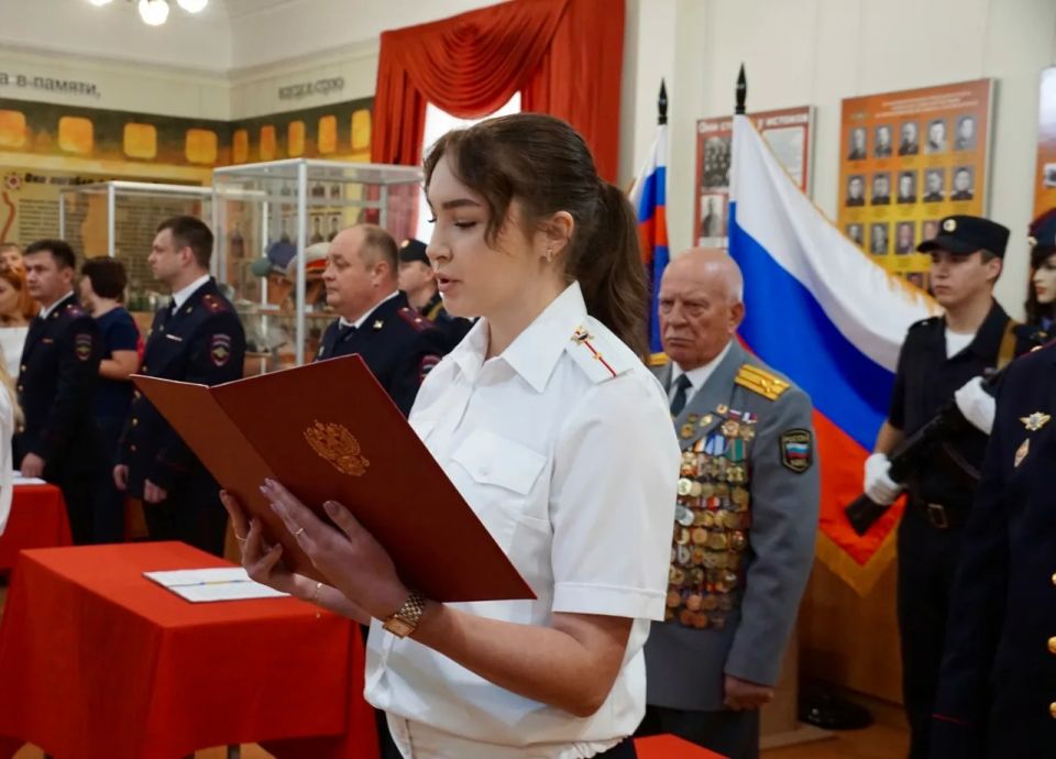 В День России в Магнитогорске 35 сотрудников полиции принесли присягу В День России в Магнитогорске 35 сотрудников полиции принесли присягу
