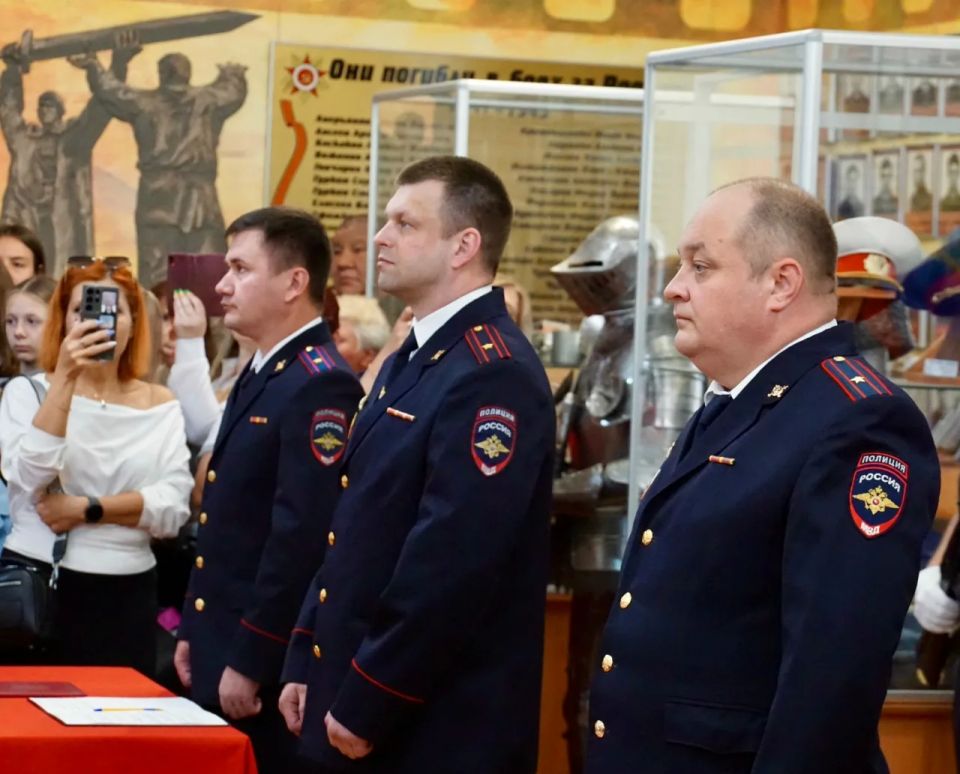 В День России в Магнитогорске 35 сотрудников полиции принесли присягу В День России в Магнитогорске 35 сотрудников полиции принесли присягу