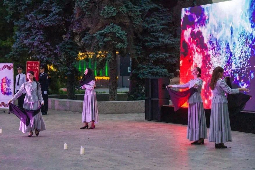 Более 400 свечей зажгли в память о героях Великой Отечественной в Челябинске Более 400 свечей зажгли в память о героях Великой Отечественной в Челябинске
