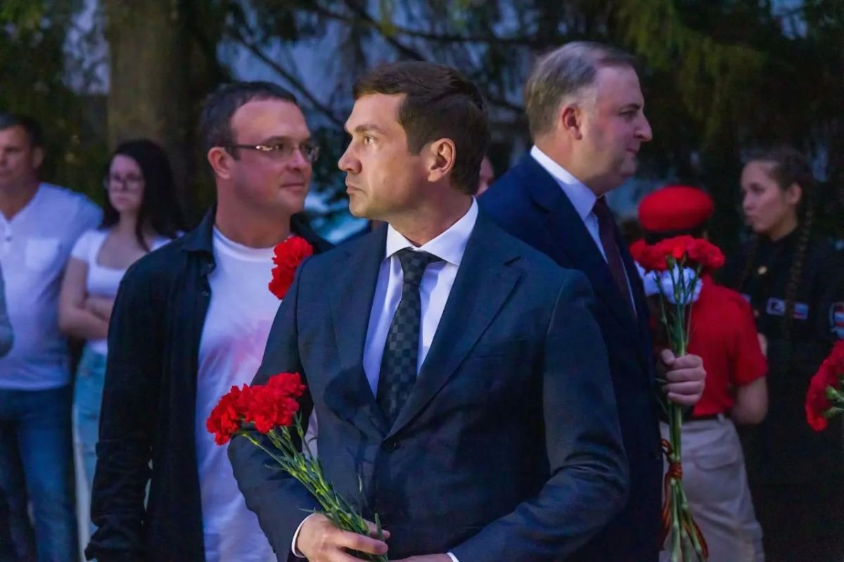 Более 400 свечей зажгли в память о героях Великой Отечественной в Челябинске Более 400 свечей зажгли в память о героях Великой Отечественной в Челябинске
