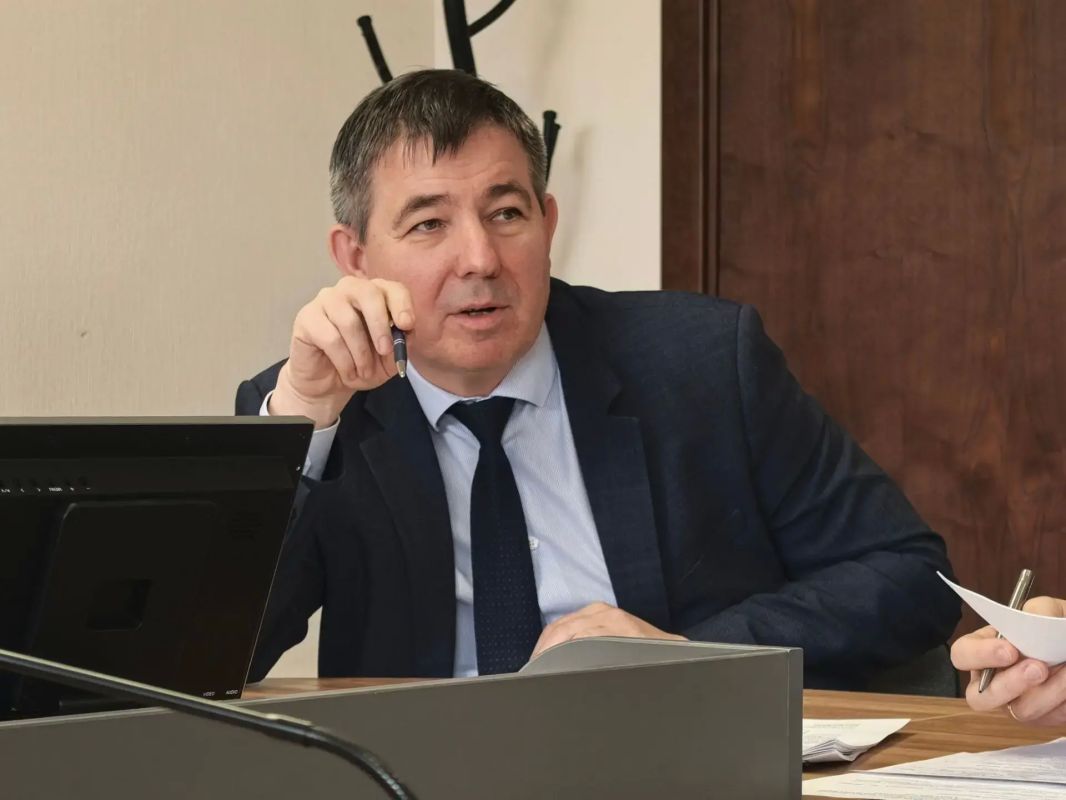 Сегодня на заседании комиссии по экономической политике и хозяйственному развитию под председательством Олега Ширяева депутаты обсудили развитие туризма в Магнитогорске Сегодня на заседании комиссии по экономической политике и хозяйственному развитию под председательством Олега Ширяева депутаты обсудили развитие туризма в Магнитогорске