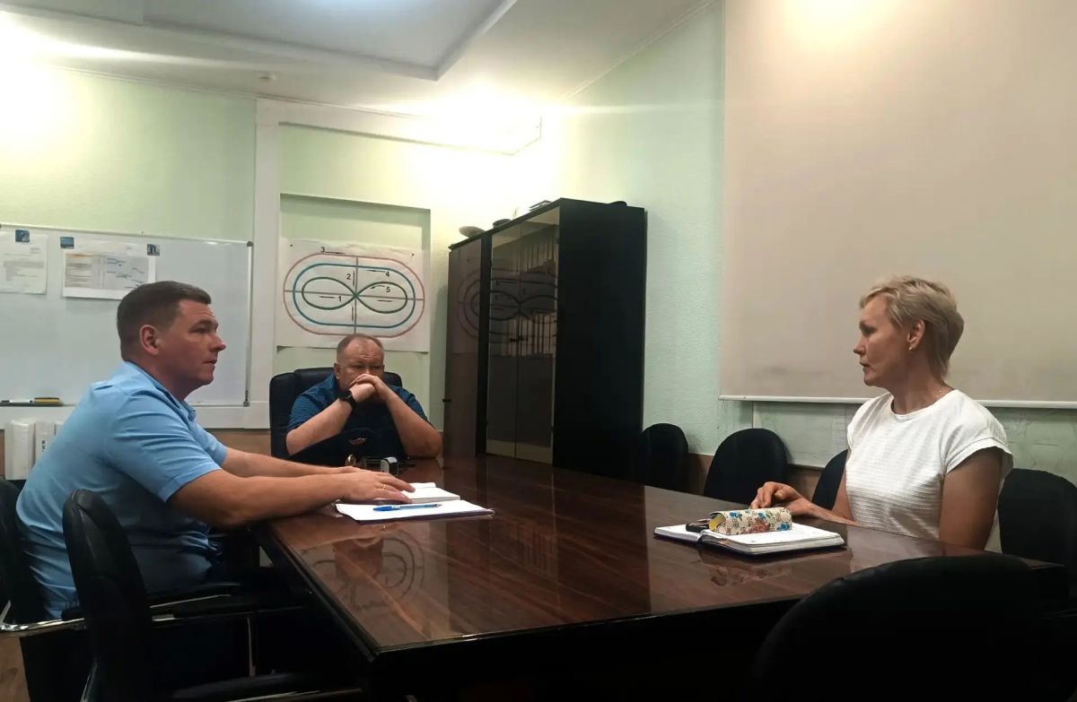Прокурор Ленинского района города Магнитогорска провёл выездной прием граждан в трудовом коллективе ГУП «Водоканал» Прокурор Ленинского района города Магнитогорска провёл выездной прием граждан в трудовом коллективе ГУП «Водоканал»
