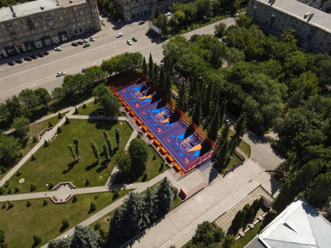 В Магнитогорске появился новый баскетбольный корт! В Магнитогорске появился новый баскетбольный корт!