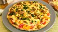 Необычный романтический ужин на 14 февраля: мясная пицца без теста и свежий салат