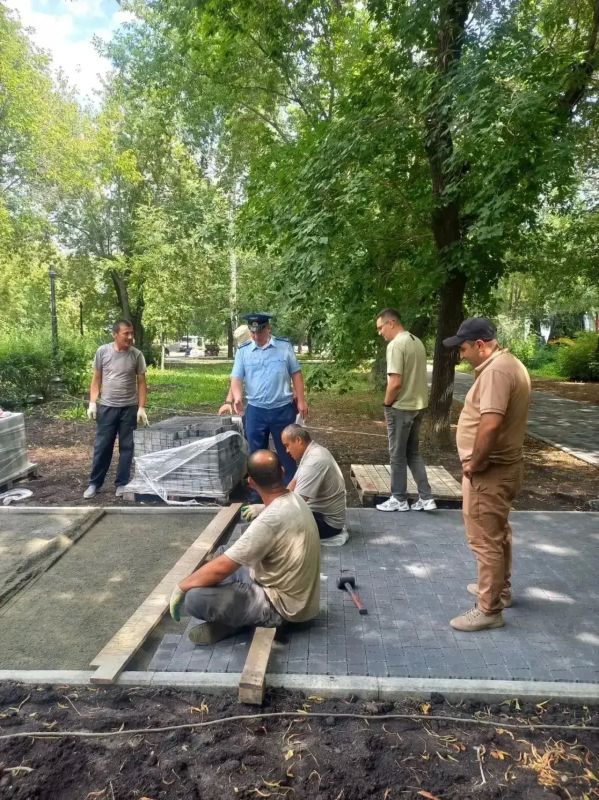 Прокуратура Ленинского района г. Магнитогорска контролирует работы по благоустройству сквера им. М.Ю. Лермонтова Прокуратура Ленинского района г. Магнитогорска контролирует работы по благоустройству сквера им. М.Ю. Лермонтова