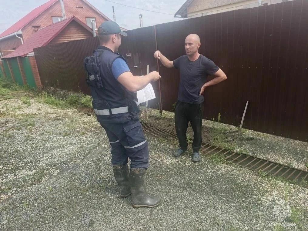 Вода уходит, но есть проблемные территории Вода уходит, но есть проблемные территории