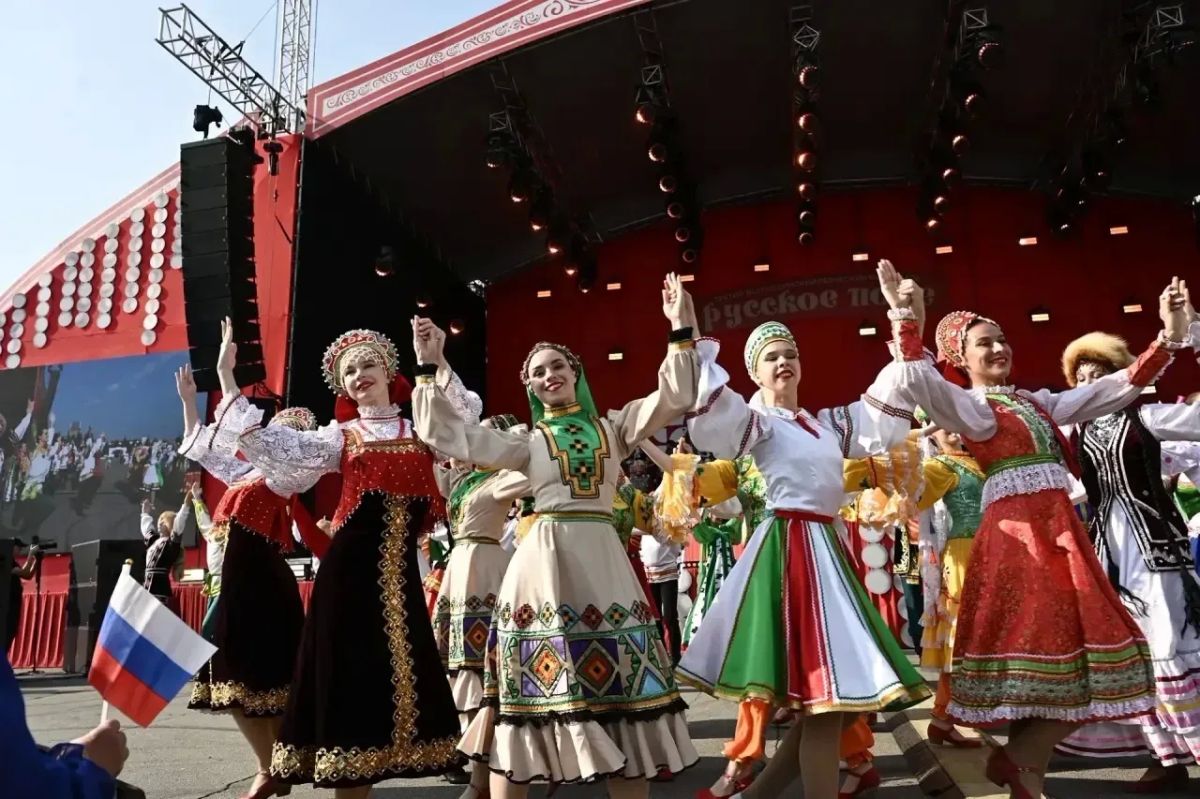 В Челябинске состоялся III Всероссийский певческий фестиваль «Русское поле» В Челябинске состоялся III Всероссийский певческий фестиваль «Русское поле»