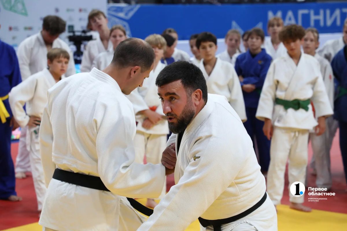 Олимпийский чемпион по дзюдо Мансур Исаев дал урок юным борцам в Магнитогорске Олимпийский чемпион по дзюдо Мансур Исаев дал урок юным борцам в Магнитогорске
