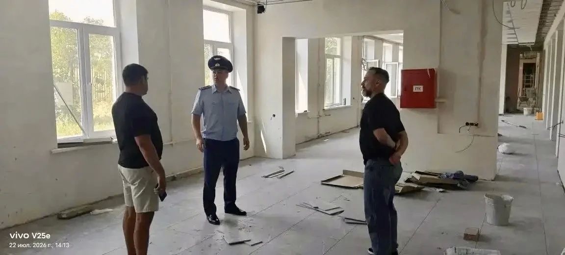 Прокуратура Ленинского района г. Магнитогорска контролирует ход капитального ремонта библиотеки семейного чтения Прокуратура Ленинского района г. Магнитогорска контролирует ход капитального ремонта библиотеки семейного чтения