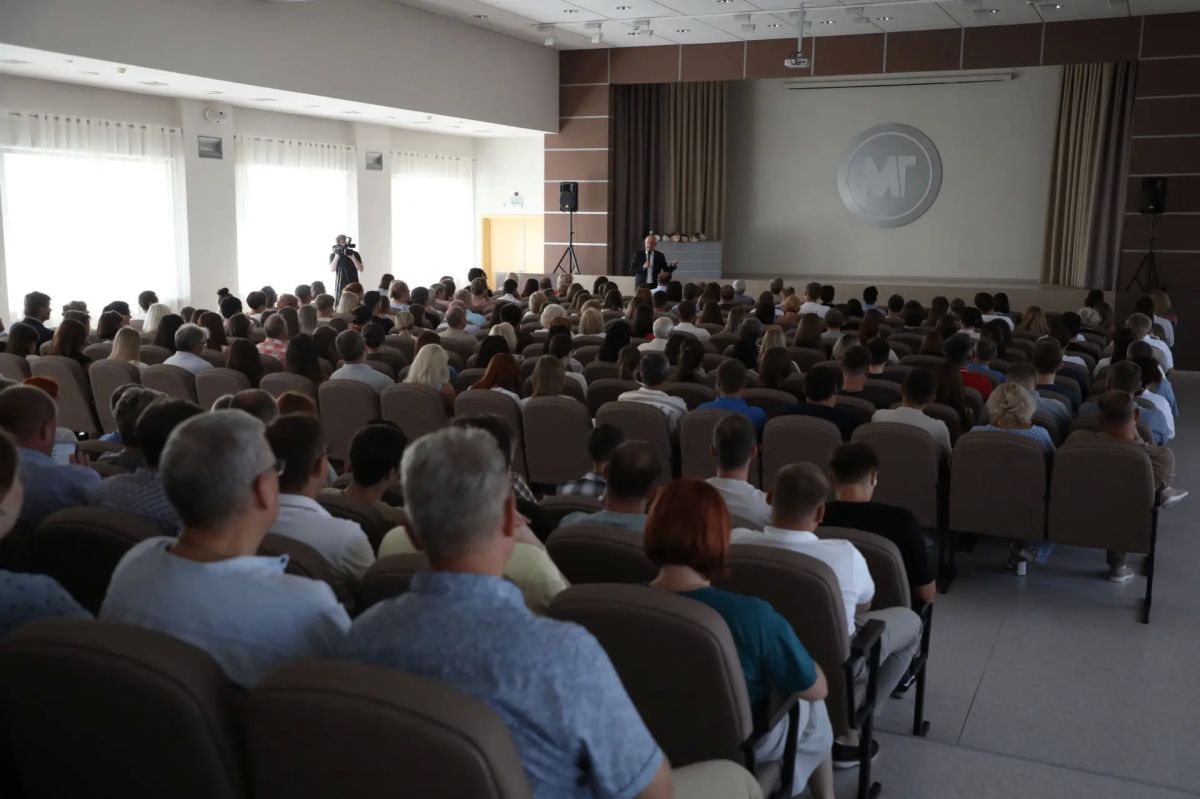Глава Магнитогорска провел традиционную встречу с коллективом АО «Магнитогорский Гипромез» Глава Магнитогорска провел традиционную встречу с коллективом АО «Магнитогорский Гипромез»