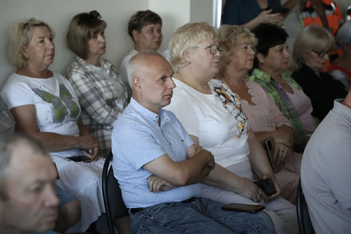 Главный специалист по профориентационной работе ПАО «ММК» Владимир Дремов встретился с коллективом МП «Маггортранс» Главный специалист по профориентационной работе ПАО «ММК» Владимир Дремов встретился с коллективом МП «Маггортранс»