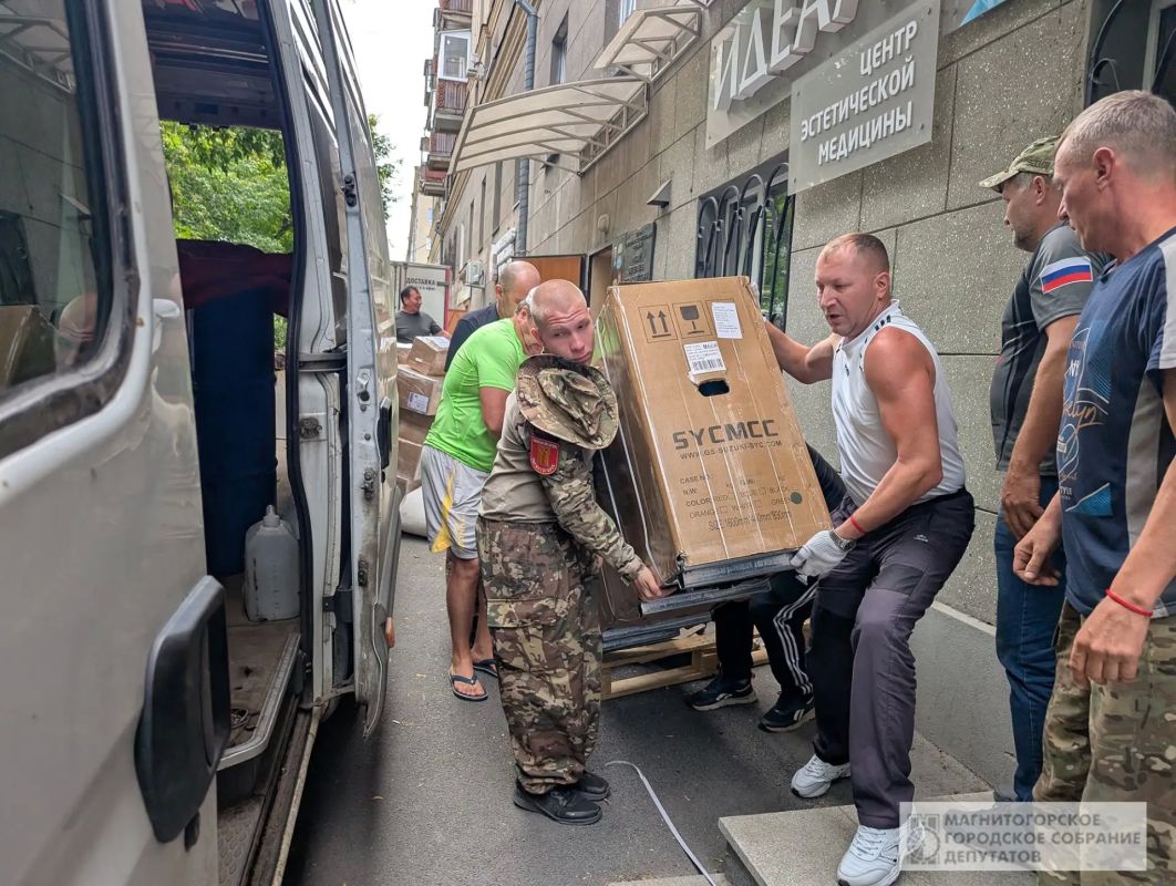 В Магнитогорске ветераны получили автобус для семей защитников В Магнитогорске ветераны получили автобус для семей защитников