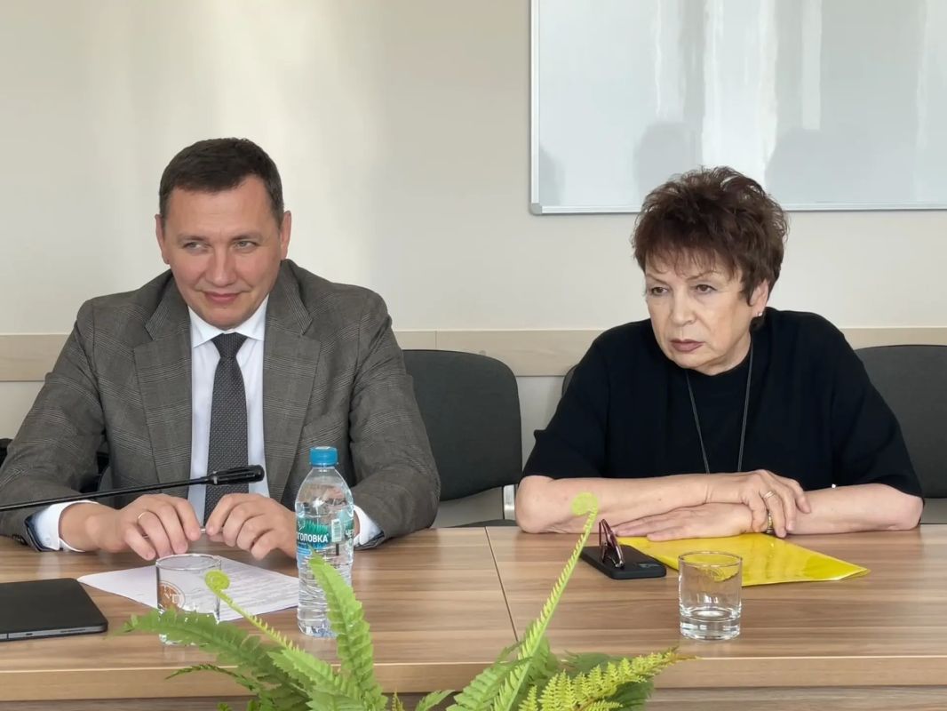 Торговые места бесплатно. На комиссии по экономической политике и хозяйственному развитию под председательством Олега Ширяева обсудили меры поддержки фермеров Торговые места бесплатно. На комиссии по экономической политике и хозяйственному развитию под председательством Олега Ширяева обсудили меры поддержки фермеров