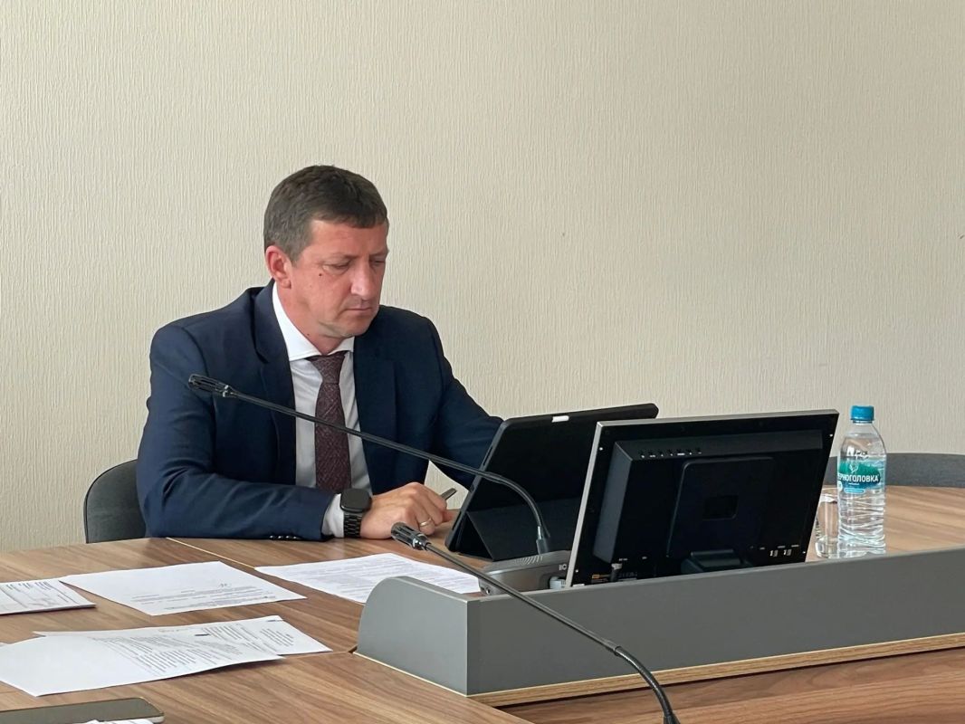 Комиссия по городскому хозяйству, строительству и экологии обсудила вопросы содержания строительных площадок и обустройства объектов наружного освещения Комиссия по городскому хозяйству, строительству и экологии обсудила вопросы содержания строительных площадок и обустройства объектов наружного освещения