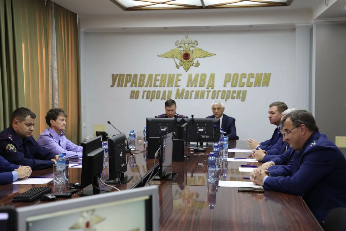 Сегодня в режиме видеоконференции состоялось представление нового начальника Управления МВД России по Магнитогорску — полковника полиции Анатолия Ивановича Тульского Сегодня в режиме видеоконференции состоялось представление нового начальника Управления МВД России по Магнитогорску — полковника полиции Анатолия Ивановича Тульского
