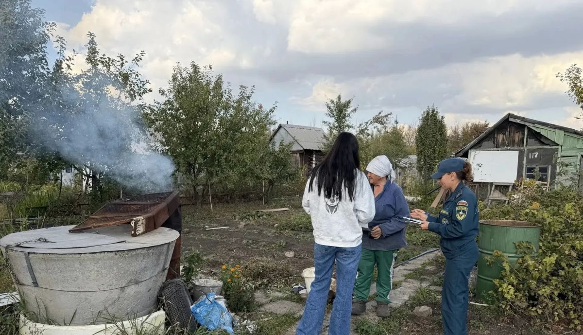 Cотрудники управления гражданской защиты населения администрации города, совместно с инспектором ОНДиПР по Магнитогорску и Верхнеуральскому округу УНДиПР ГУ МЧС России по Челябинской области провели профилактический рейд в... Cотрудники управления гражданской защиты населения администрации города, совместно с инспектором ОНДиПР по Магнитогорску и Верхнеуральскому округу УНДиПР ГУ МЧС России по Челябинской области провели профилактический рейд в...