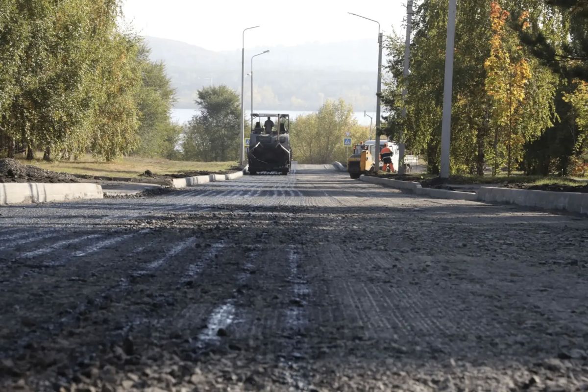 В городе продолжаются работы по обновлению улично-дорожной сети