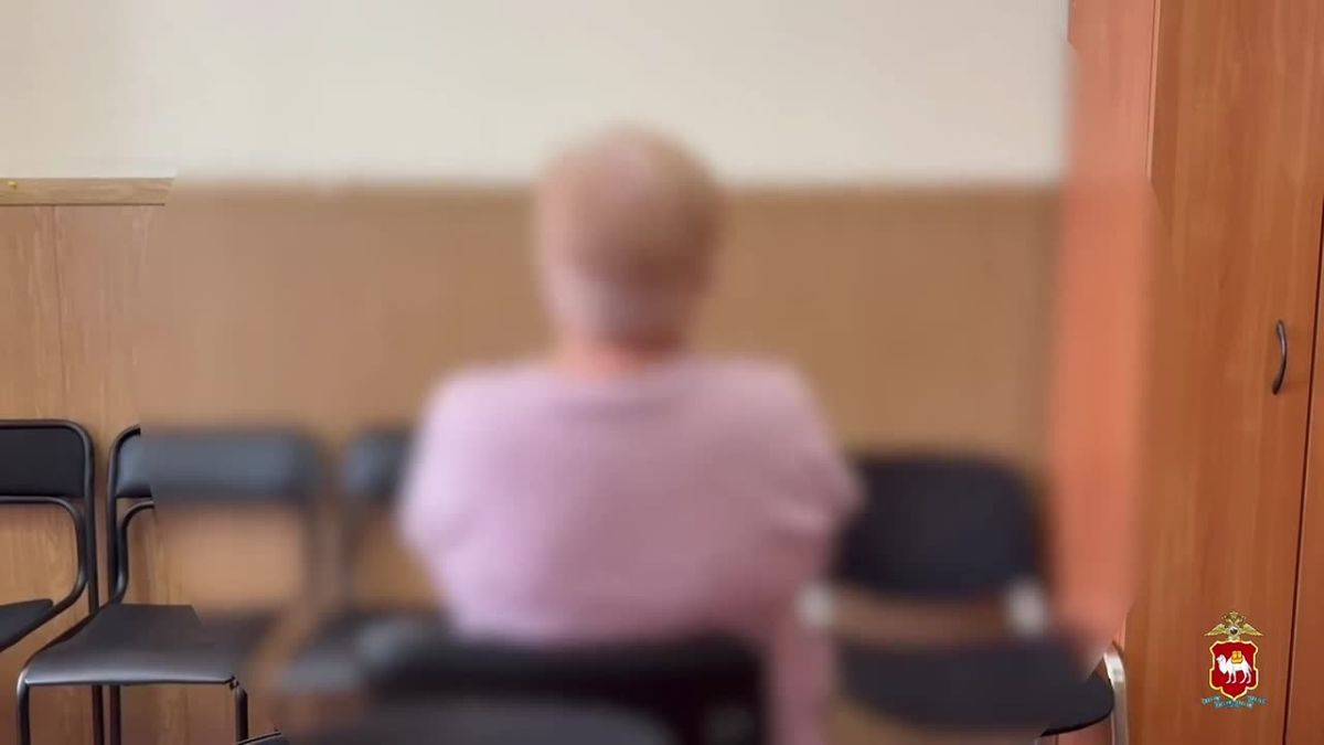 В Магнитогорске сотрудники полиции уберегли местную жительницу от перевода миллиона кредитных рублей аферистам