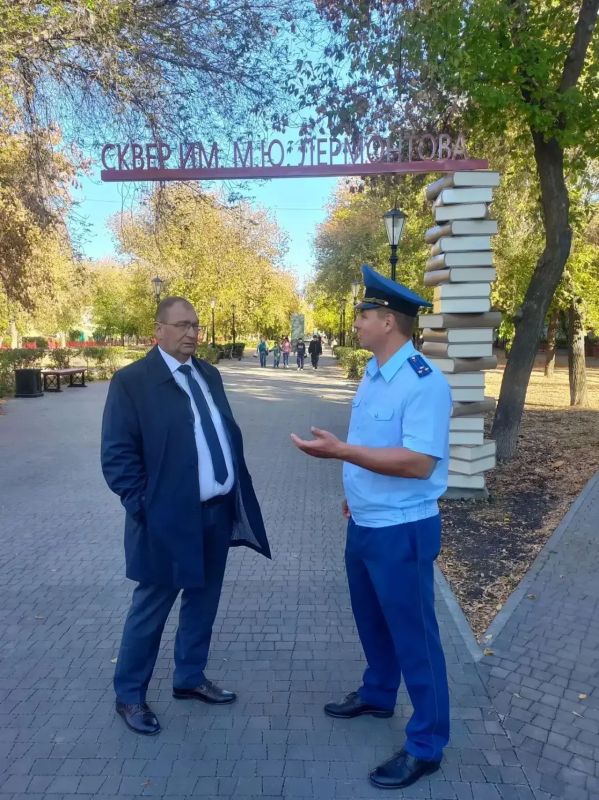 В Магнитогорске прокуратура проконтролировала работы по благоустройству городского сквера