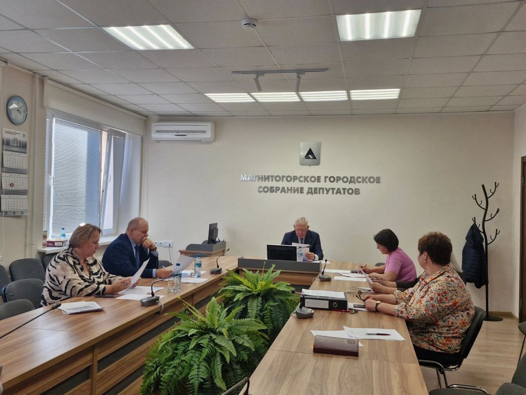 Наказы сформированы. На заседании комиссии по мандатам, Регламенту и депутатской этике под председательством Виктора Токарева депутаты обсудили Реестр наказов жителей на 2027 год, который будет утвержден на ближайшем... Наказы сформированы. На заседании комиссии по мандатам, Регламенту и депутатской этике под председательством Виктора Токарева депутаты обсудили Реестр наказов жителей на 2027 год, который будет утвержден на ближайшем...